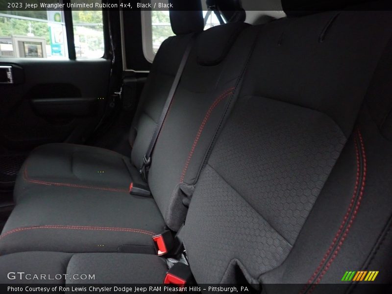 Black / Black 2023 Jeep Wrangler Unlimited Rubicon 4x4