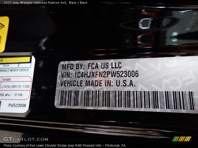 Black / Black 2023 Jeep Wrangler Unlimited Rubicon 4x4