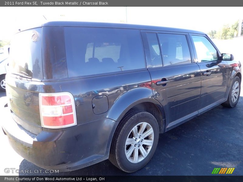 Tuxedo Black Metallic / Charcoal Black 2011 Ford Flex SE