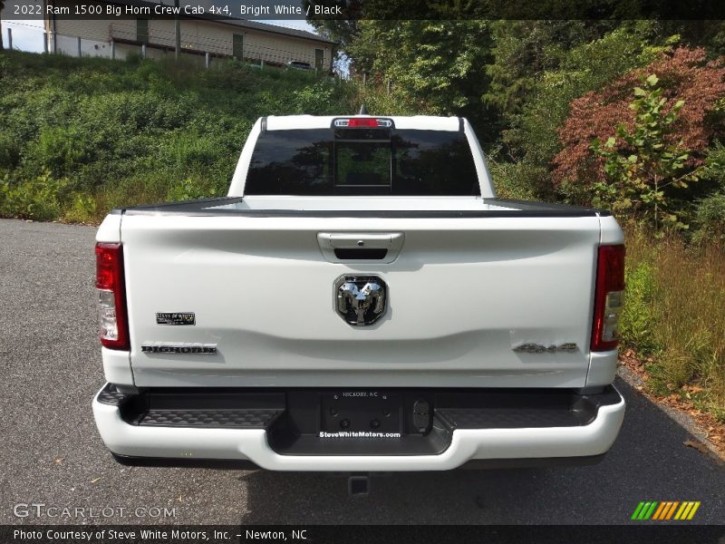 Bright White / Black 2022 Ram 1500 Big Horn Crew Cab 4x4