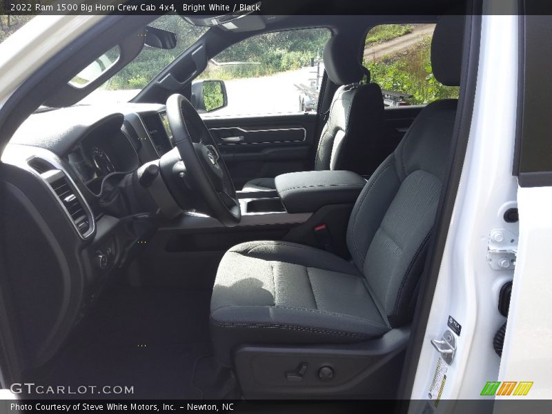 Bright White / Black 2022 Ram 1500 Big Horn Crew Cab 4x4