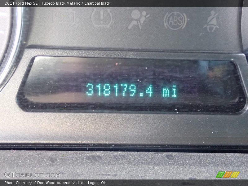 Tuxedo Black Metallic / Charcoal Black 2011 Ford Flex SE