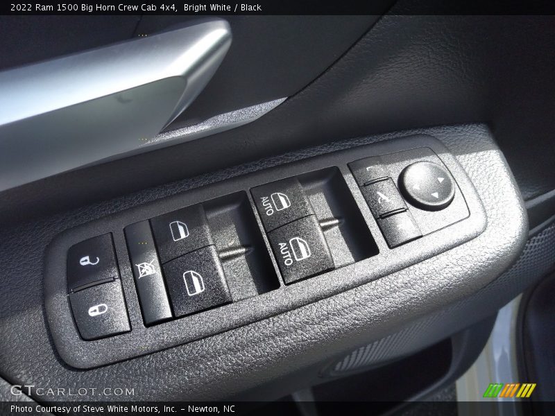 Bright White / Black 2022 Ram 1500 Big Horn Crew Cab 4x4