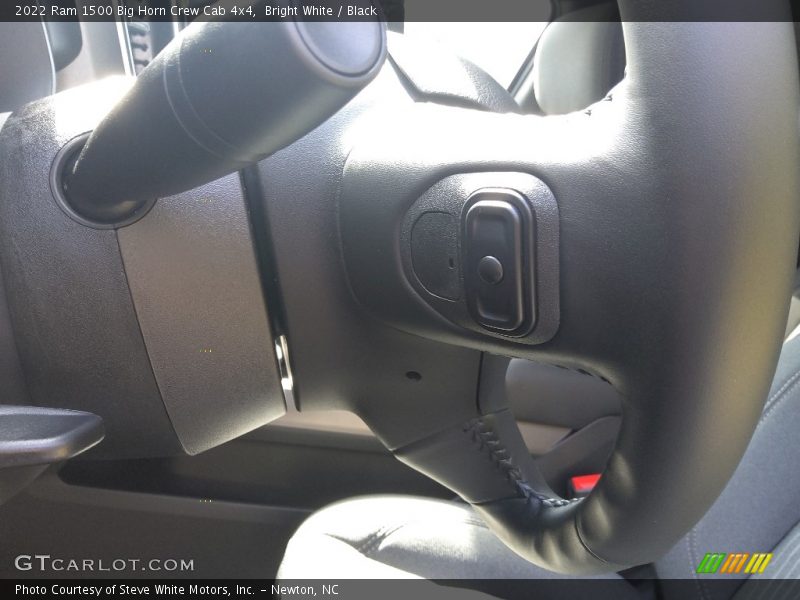 Bright White / Black 2022 Ram 1500 Big Horn Crew Cab 4x4