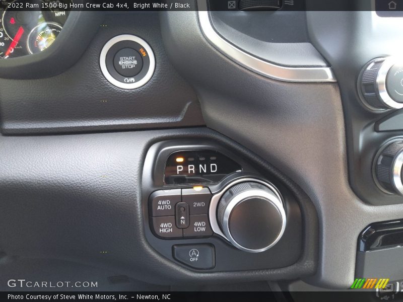 Bright White / Black 2022 Ram 1500 Big Horn Crew Cab 4x4