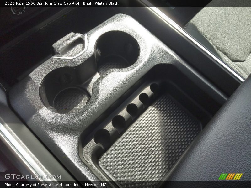 Bright White / Black 2022 Ram 1500 Big Horn Crew Cab 4x4