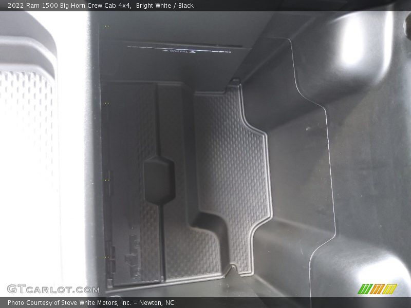 Bright White / Black 2022 Ram 1500 Big Horn Crew Cab 4x4