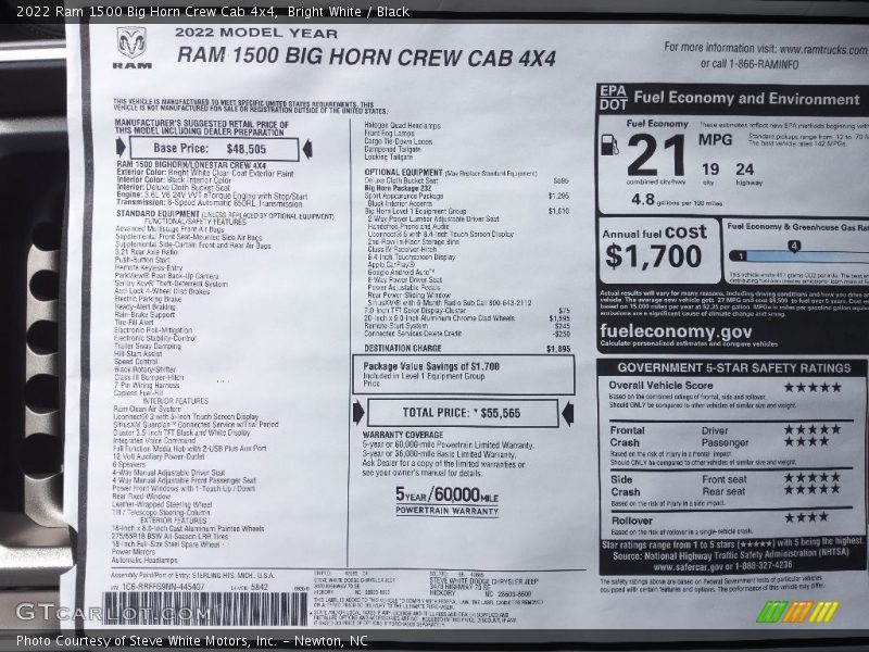 Bright White / Black 2022 Ram 1500 Big Horn Crew Cab 4x4