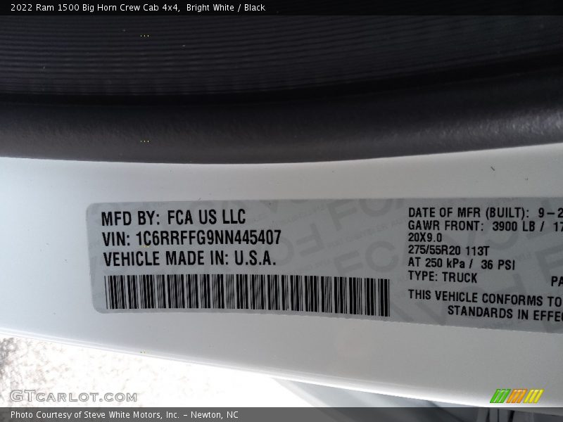 Bright White / Black 2022 Ram 1500 Big Horn Crew Cab 4x4