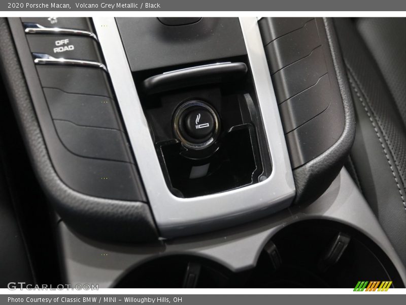Volcano Grey Metallic / Black 2020 Porsche Macan