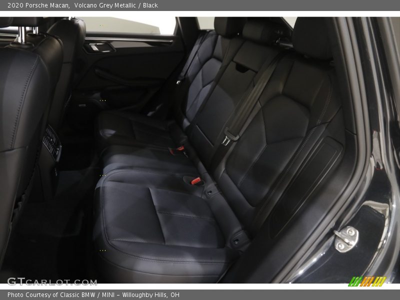 Volcano Grey Metallic / Black 2020 Porsche Macan