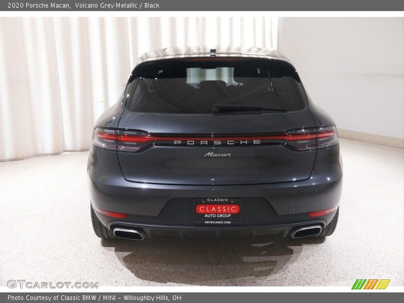 Volcano Grey Metallic / Black 2020 Porsche Macan