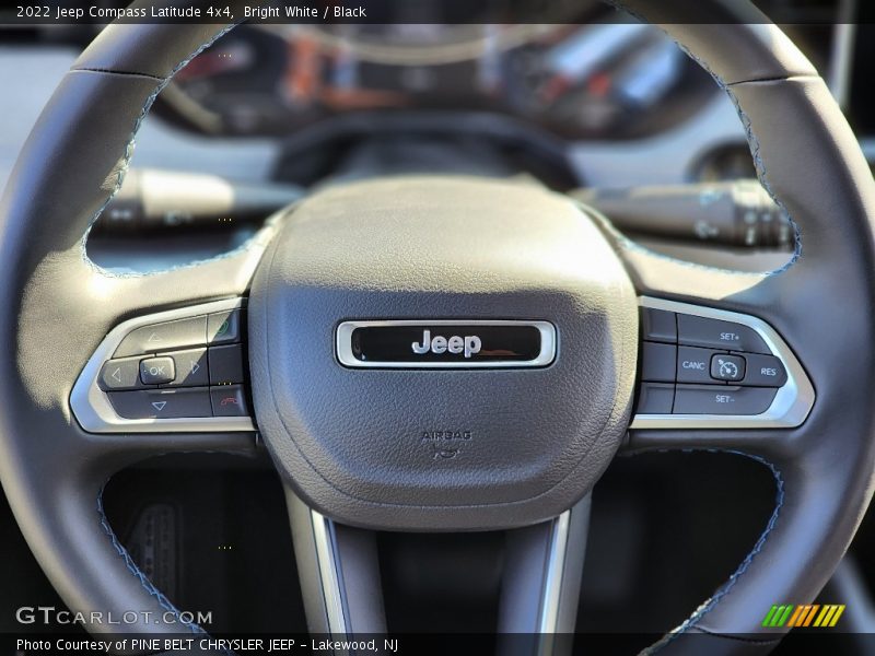 Bright White / Black 2022 Jeep Compass Latitude 4x4