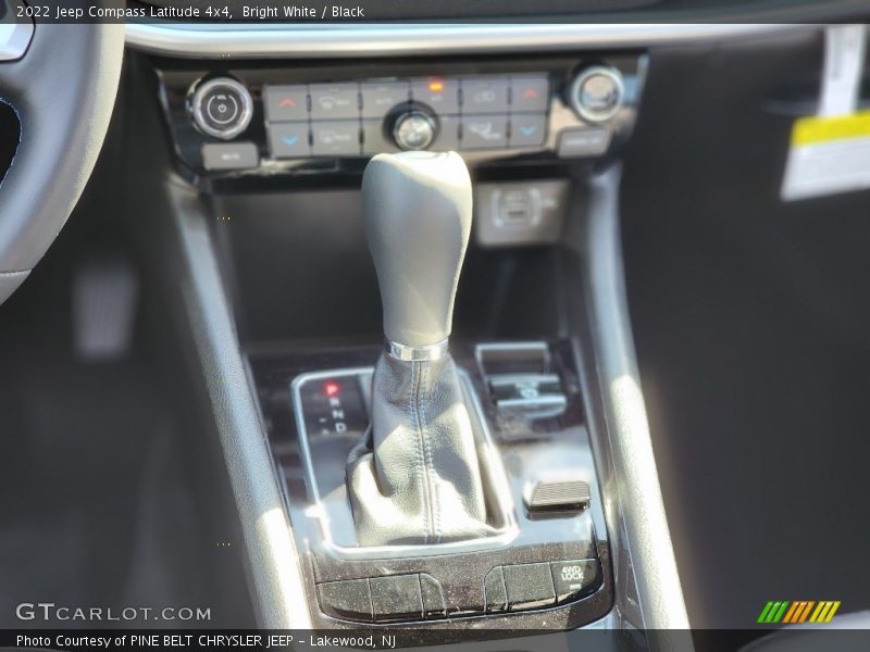 Bright White / Black 2022 Jeep Compass Latitude 4x4