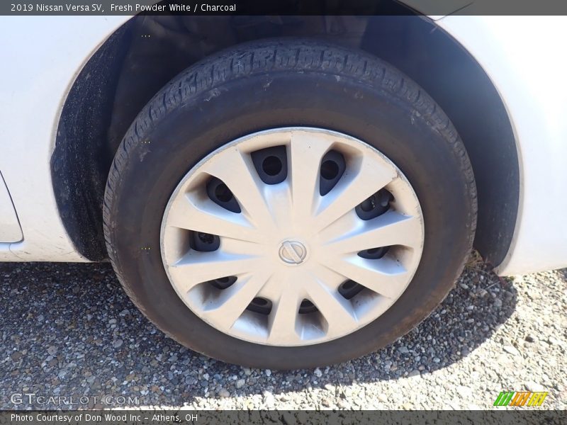 Fresh Powder White / Charcoal 2019 Nissan Versa SV