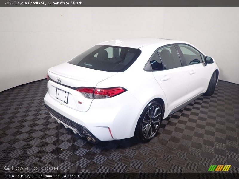 Super White / Black 2022 Toyota Corolla SE