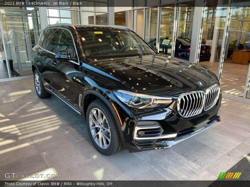 Jet Black / Black 2023 BMW X5 xDrive40i