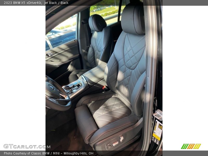 Jet Black / Black 2023 BMW X5 xDrive40i
