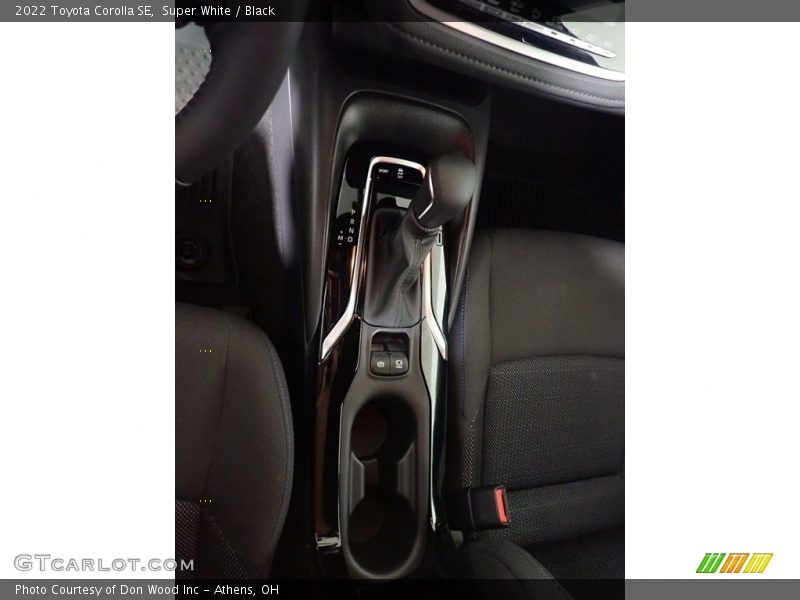Super White / Black 2022 Toyota Corolla SE