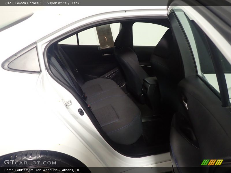 Super White / Black 2022 Toyota Corolla SE