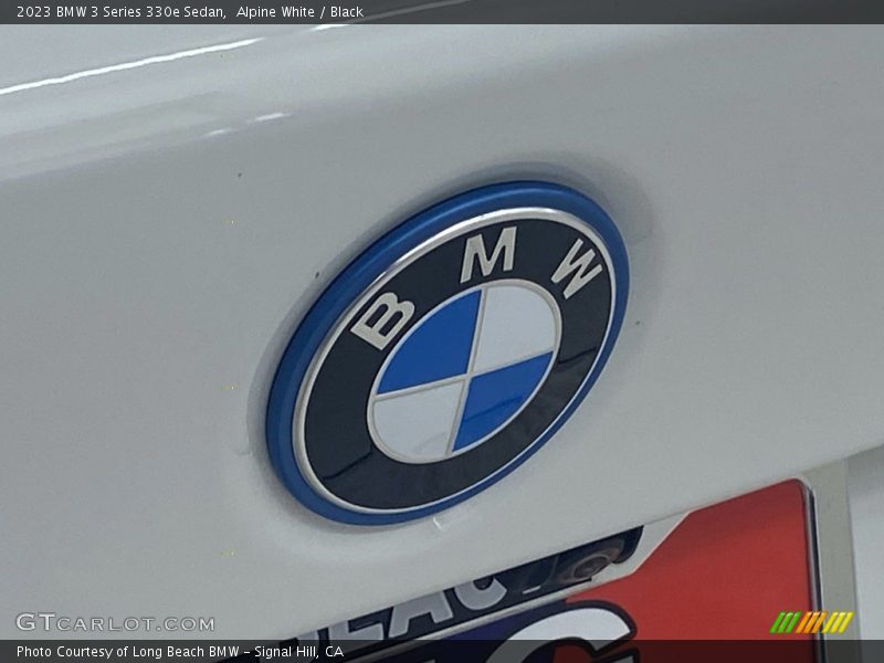 Alpine White / Black 2023 BMW 3 Series 330e Sedan