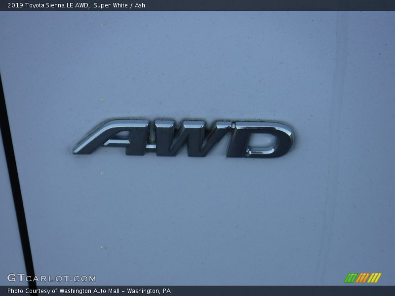 Super White / Ash 2019 Toyota Sienna LE AWD