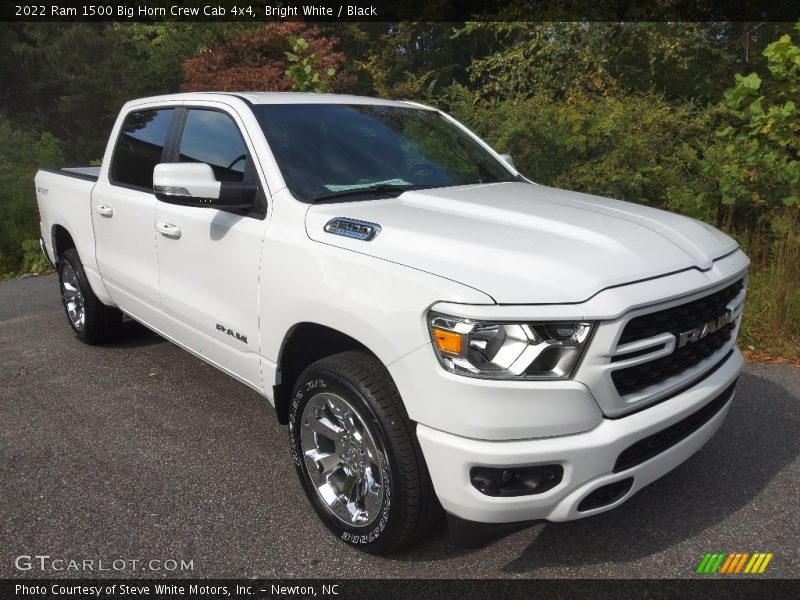 Bright White / Black 2022 Ram 1500 Big Horn Crew Cab 4x4