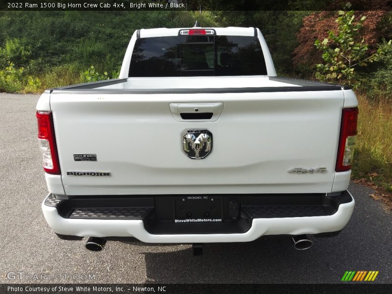 Bright White / Black 2022 Ram 1500 Big Horn Crew Cab 4x4