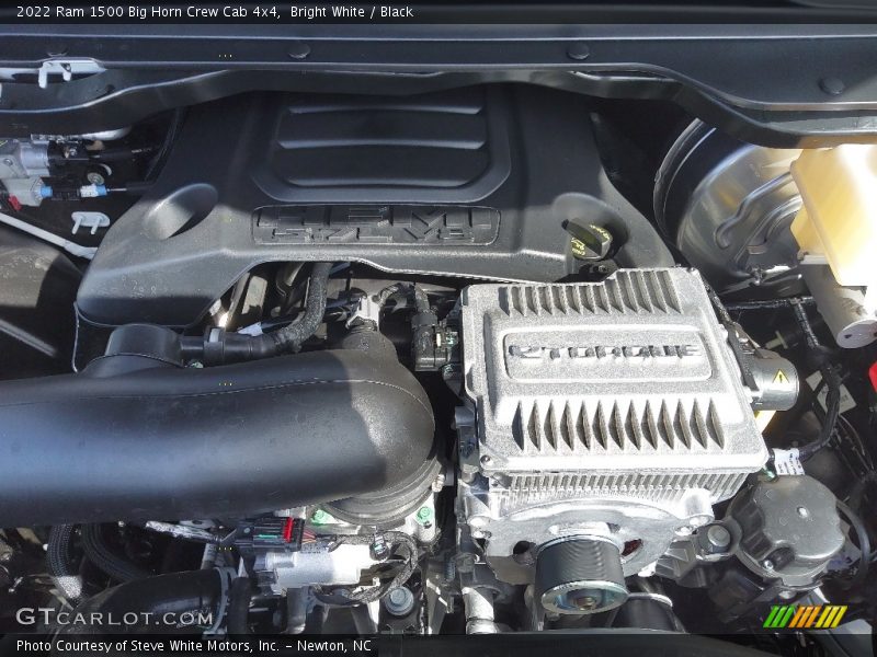 Bright White / Black 2022 Ram 1500 Big Horn Crew Cab 4x4