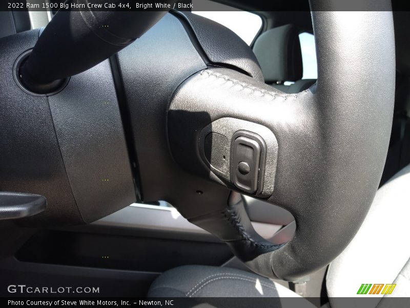 Bright White / Black 2022 Ram 1500 Big Horn Crew Cab 4x4