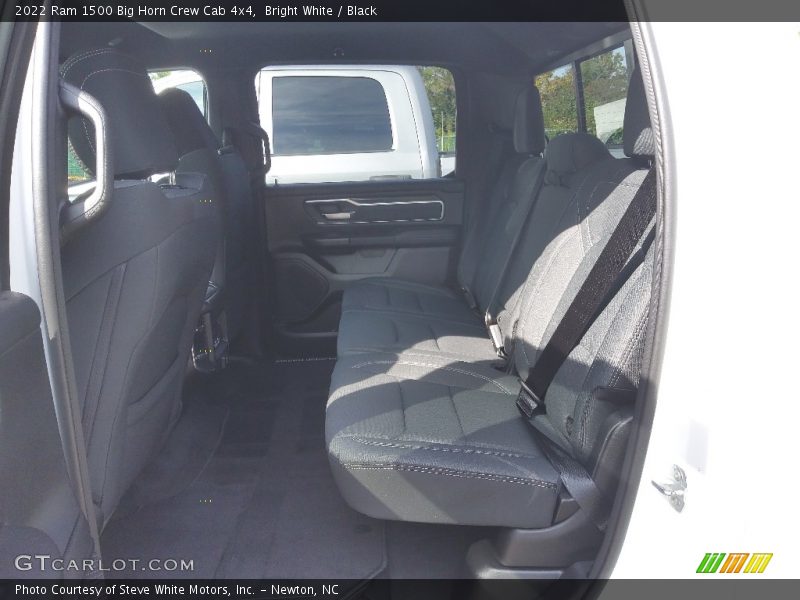 Bright White / Black 2022 Ram 1500 Big Horn Crew Cab 4x4