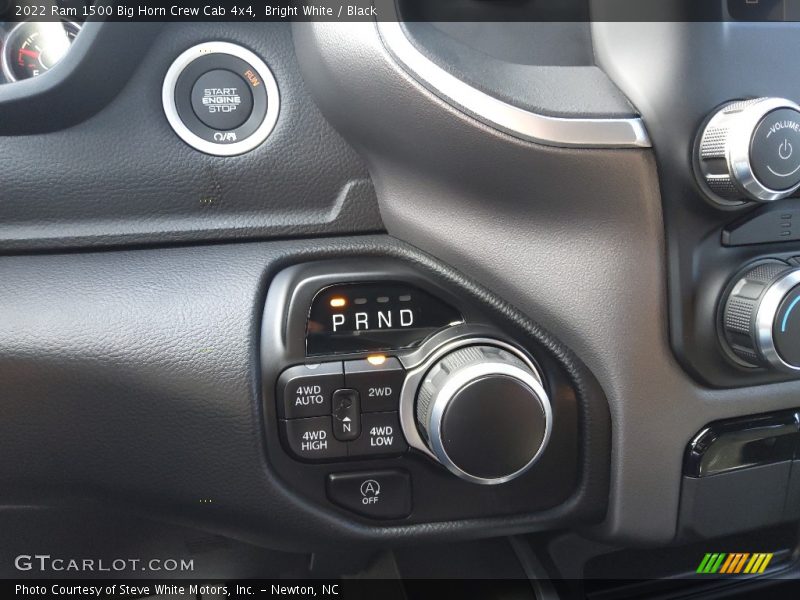 Bright White / Black 2022 Ram 1500 Big Horn Crew Cab 4x4