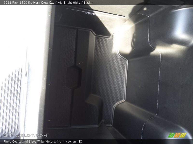 Bright White / Black 2022 Ram 1500 Big Horn Crew Cab 4x4