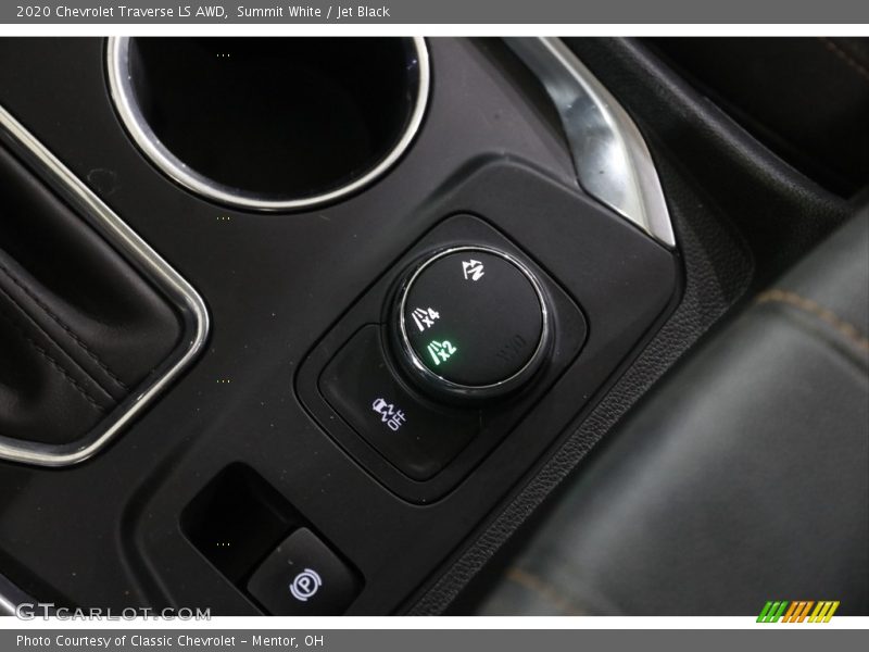 Summit White / Jet Black 2020 Chevrolet Traverse LS AWD