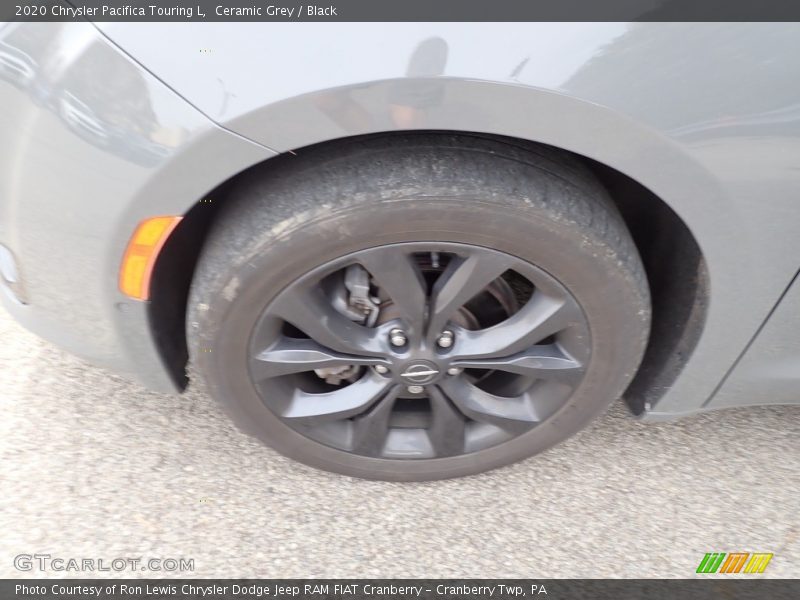 Ceramic Grey / Black 2020 Chrysler Pacifica Touring L