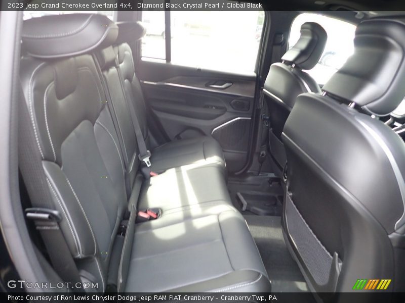 Diamond Black Crystal Pearl / Global Black 2023 Jeep Grand Cherokee Overland 4x4
