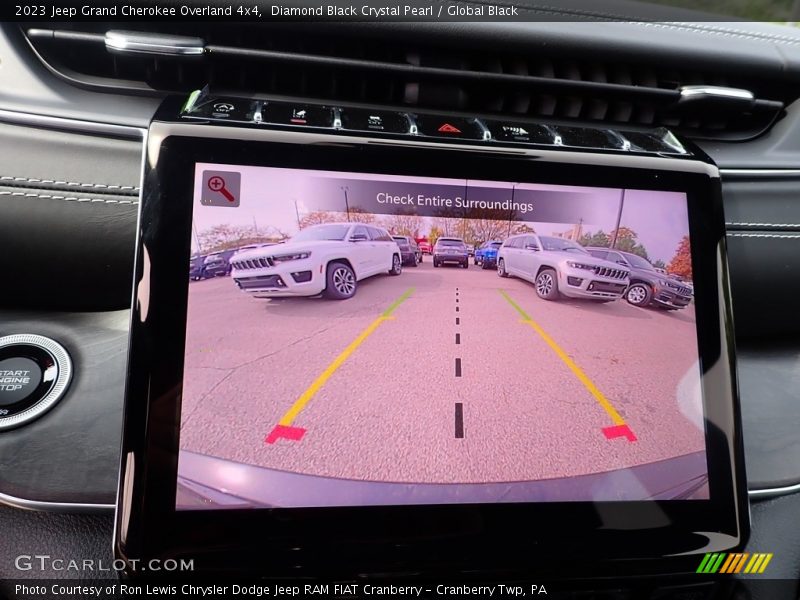 Diamond Black Crystal Pearl / Global Black 2023 Jeep Grand Cherokee Overland 4x4