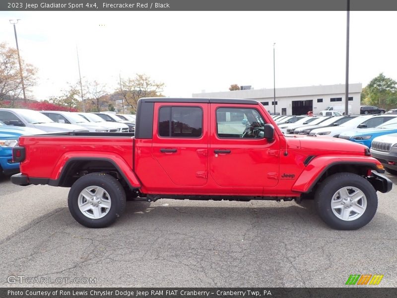 Firecracker Red / Black 2023 Jeep Gladiator Sport 4x4