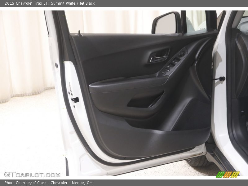 Summit White / Jet Black 2019 Chevrolet Trax LT