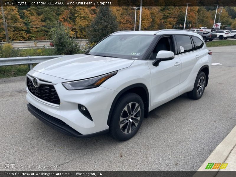 Wind Chill Pearl / Graphite 2022 Toyota Highlander XLE AWD