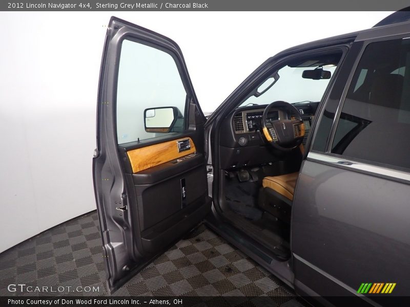 Sterling Grey Metallic / Charcoal Black 2012 Lincoln Navigator 4x4