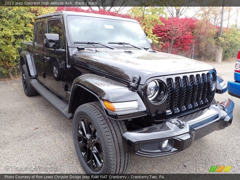 Front 3/4 View of 2023 Gladiator High Altitude 4x4