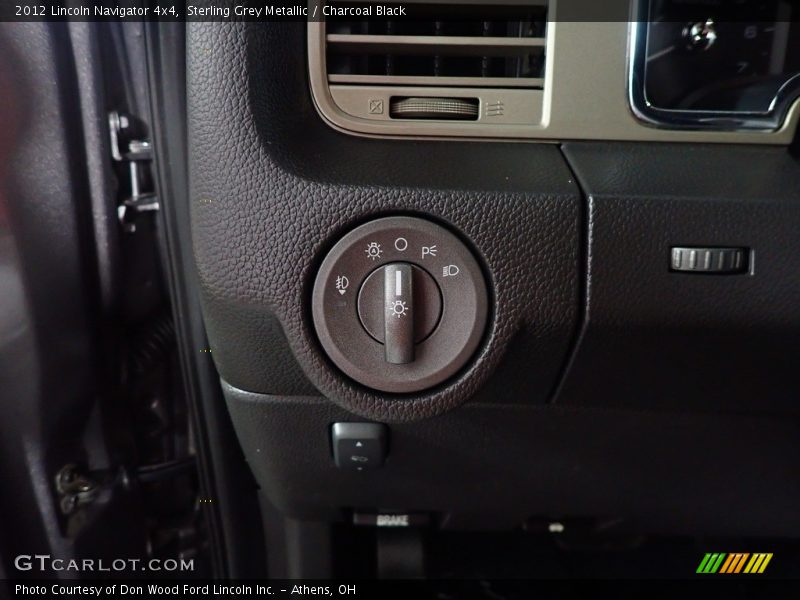 Sterling Grey Metallic / Charcoal Black 2012 Lincoln Navigator 4x4