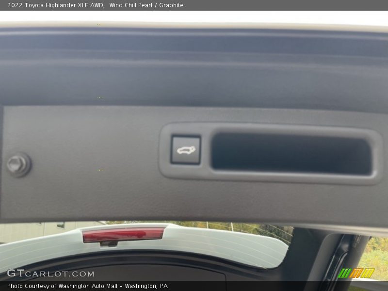 Wind Chill Pearl / Graphite 2022 Toyota Highlander XLE AWD