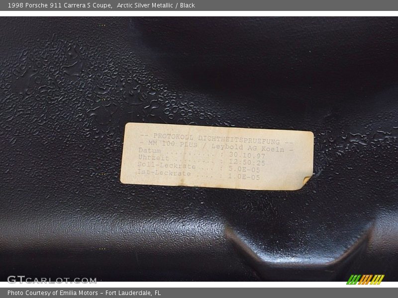Arctic Silver Metallic / Black 1998 Porsche 911 Carrera S Coupe