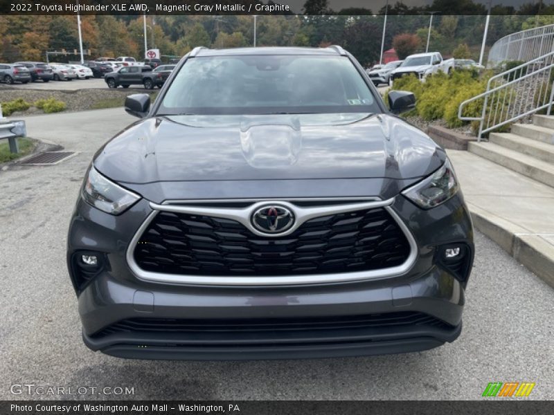 Magnetic Gray Metallic / Graphite 2022 Toyota Highlander XLE AWD