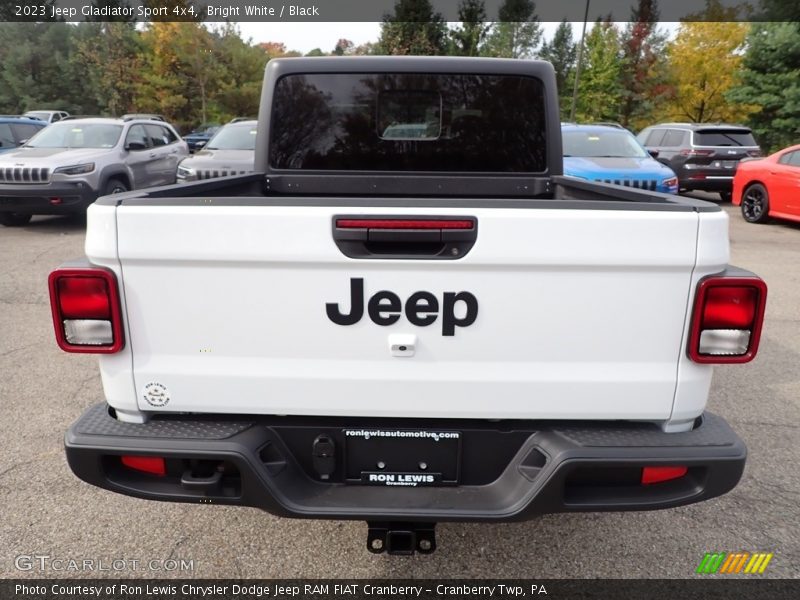 Bright White / Black 2023 Jeep Gladiator Sport 4x4