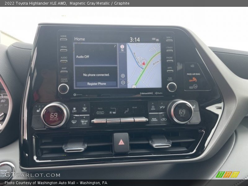 Magnetic Gray Metallic / Graphite 2022 Toyota Highlander XLE AWD