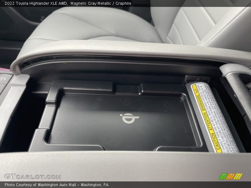 Magnetic Gray Metallic / Graphite 2022 Toyota Highlander XLE AWD