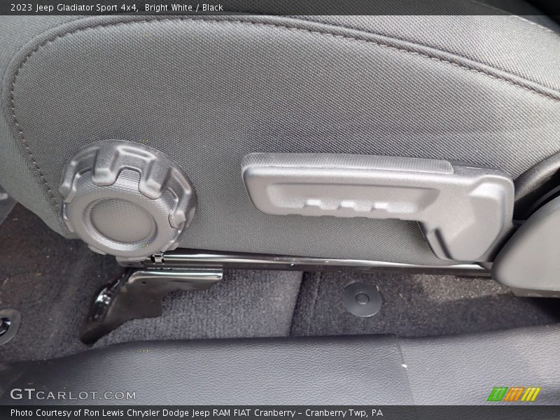 Bright White / Black 2023 Jeep Gladiator Sport 4x4